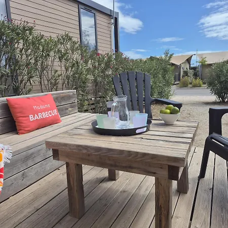 Parque de Campismo Le Lounge à 200 M De La 5 étoiles Torreilles